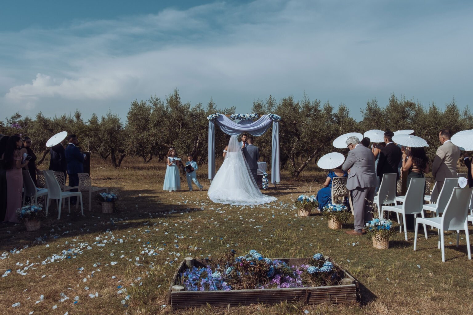 Wedding photography by Once Upon Weddings, Spanish wedding photographer in Switzerland